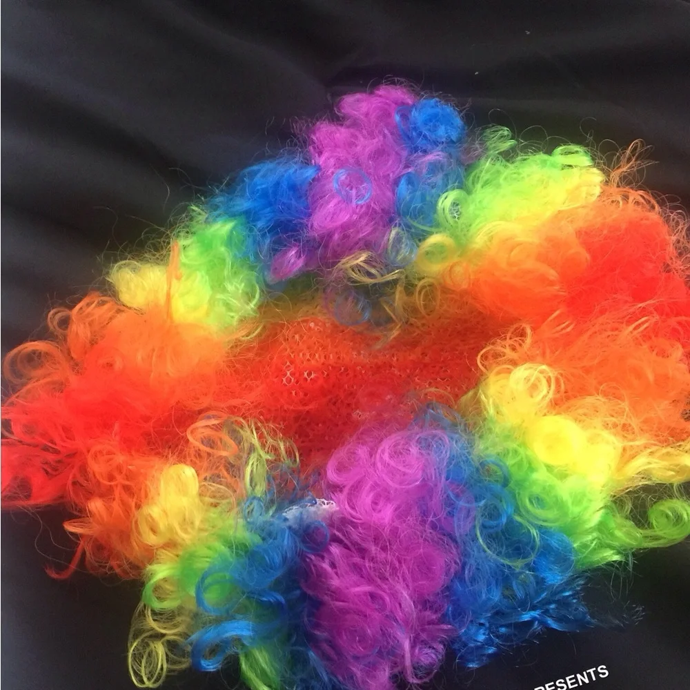 Spritz rainbow clown